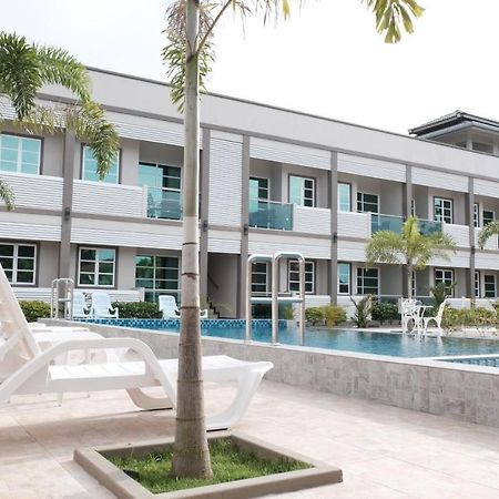 Aneeda Inn Pantai Cenang Kültér fotó